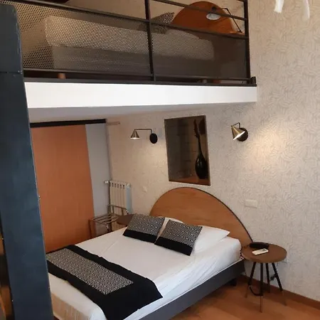 Des Arts, Artisanal Et Independant Hotel