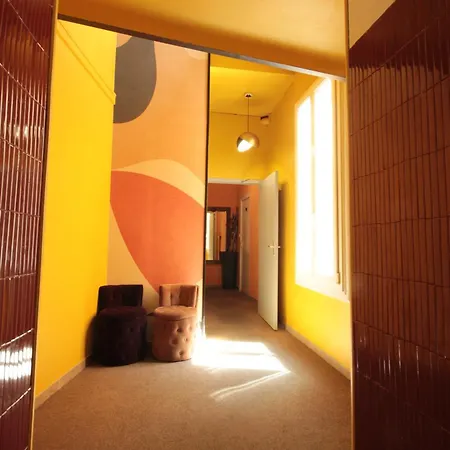 Des Arts, Artisanal Et Independant Hotel 2*