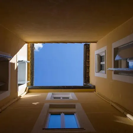 Des Arts, Artisanal Et Independant 2* Montpellier