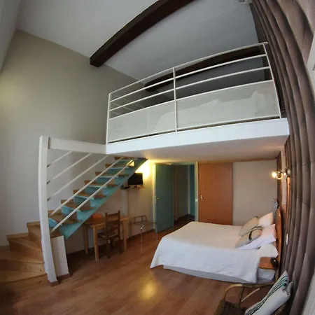 Des Arts, Artisanal Et Independant Hotel