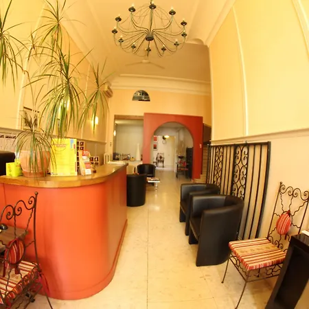 Des Arts, Artisanal Et Independant 2*