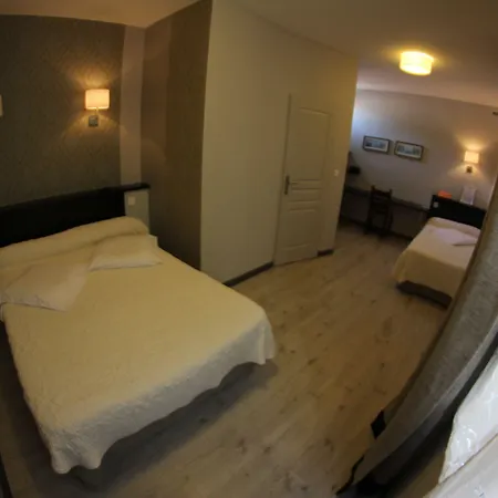 Des Arts, Artisanal Et Independant فندق