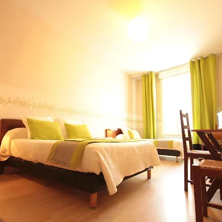 Des Arts, Artisanal Et Independant فندق