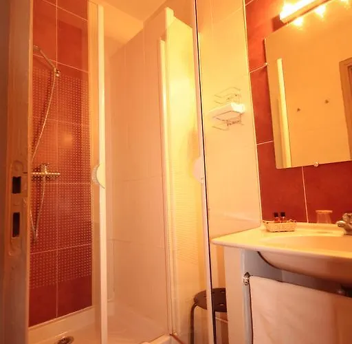 Des Arts, Artisanal Et Independant Szálloda 2*