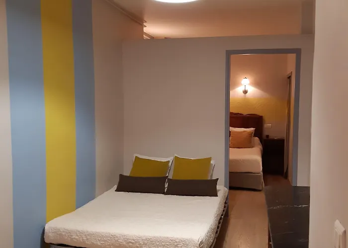 Des Arts, Artisanal Et Independant Szálloda 2*