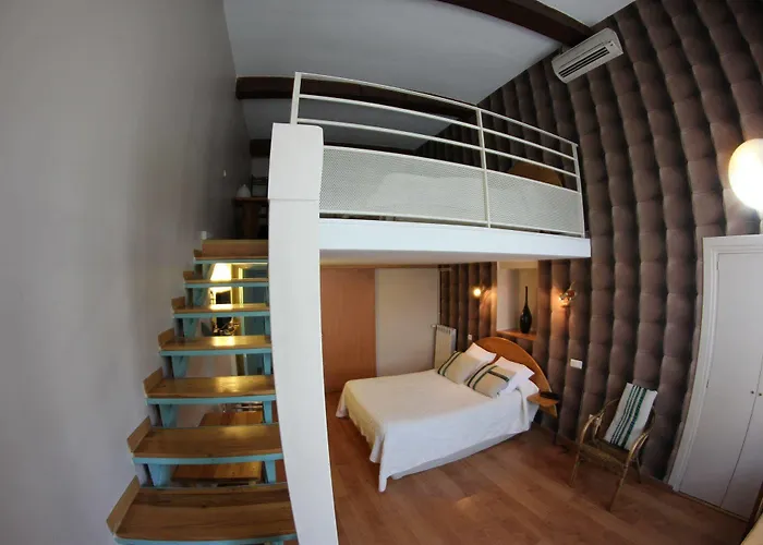 Des Arts, Artisanal Et Independant Szálloda