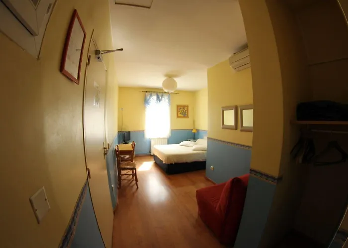 Des Arts, Artisanal Et Independant 2* Montpellier