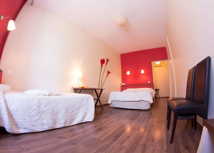 Des Arts, Artisanal Et Independant Szálloda 2*